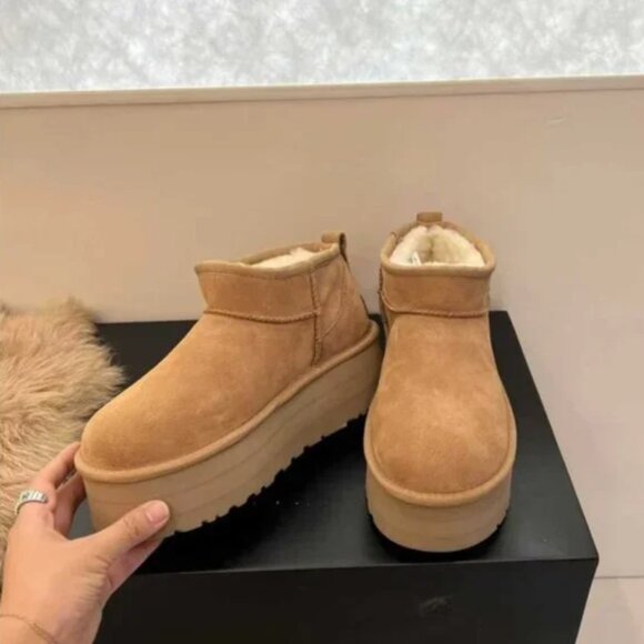 UGG Australia Classic Ultra Mini Platform Boots - Picture 3 of 7